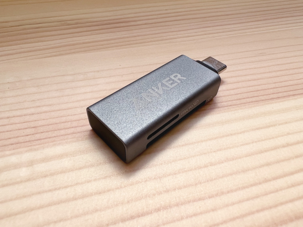 Anker USB-C 2-in-1 カードリーダーの本体