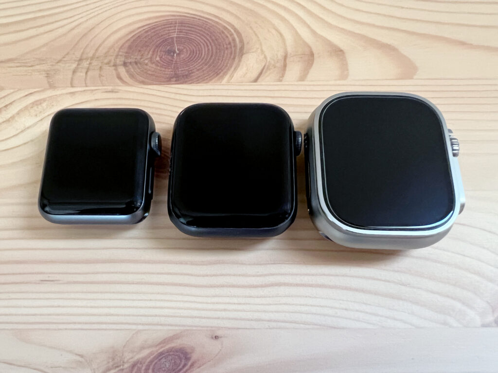 Apple Watch UltraとSeries 6とSeries3の本体の大きさ比較