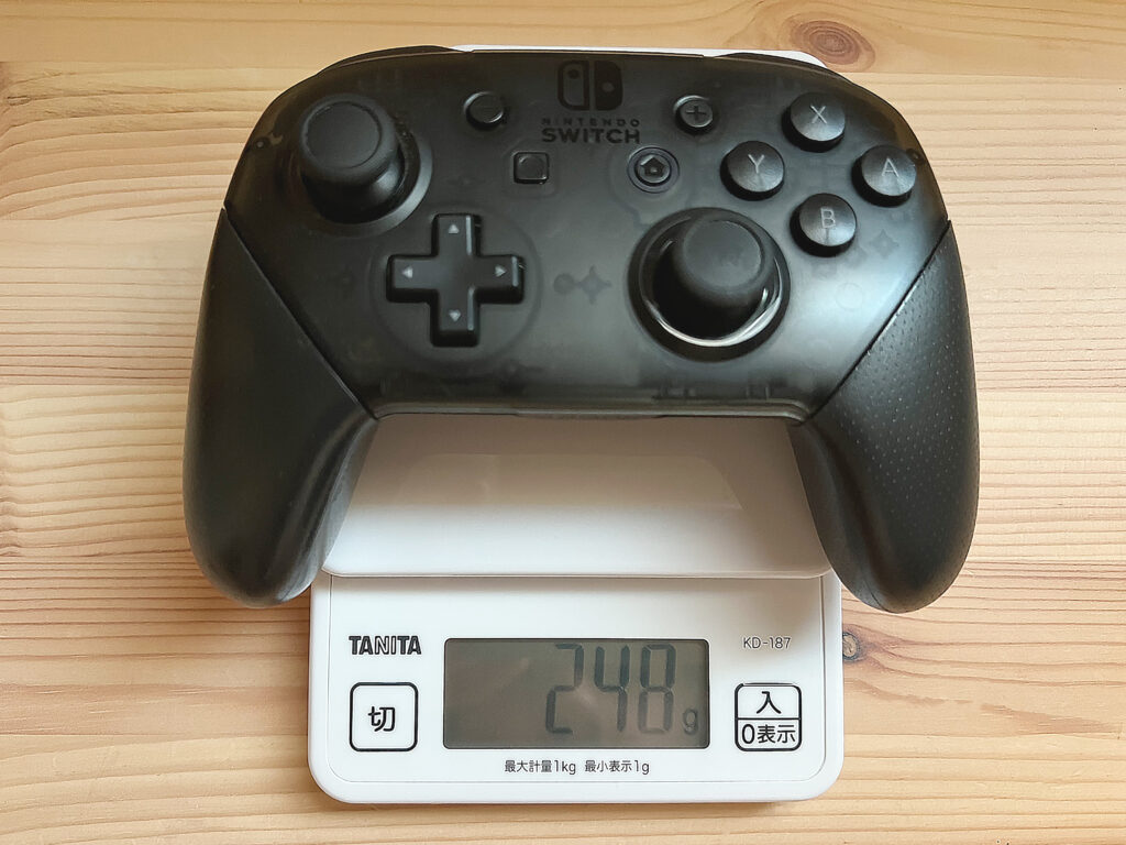 Nintendo Switch Proコントローラーの重さ